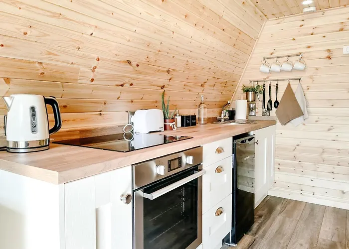 Mill Glamping & * Bective